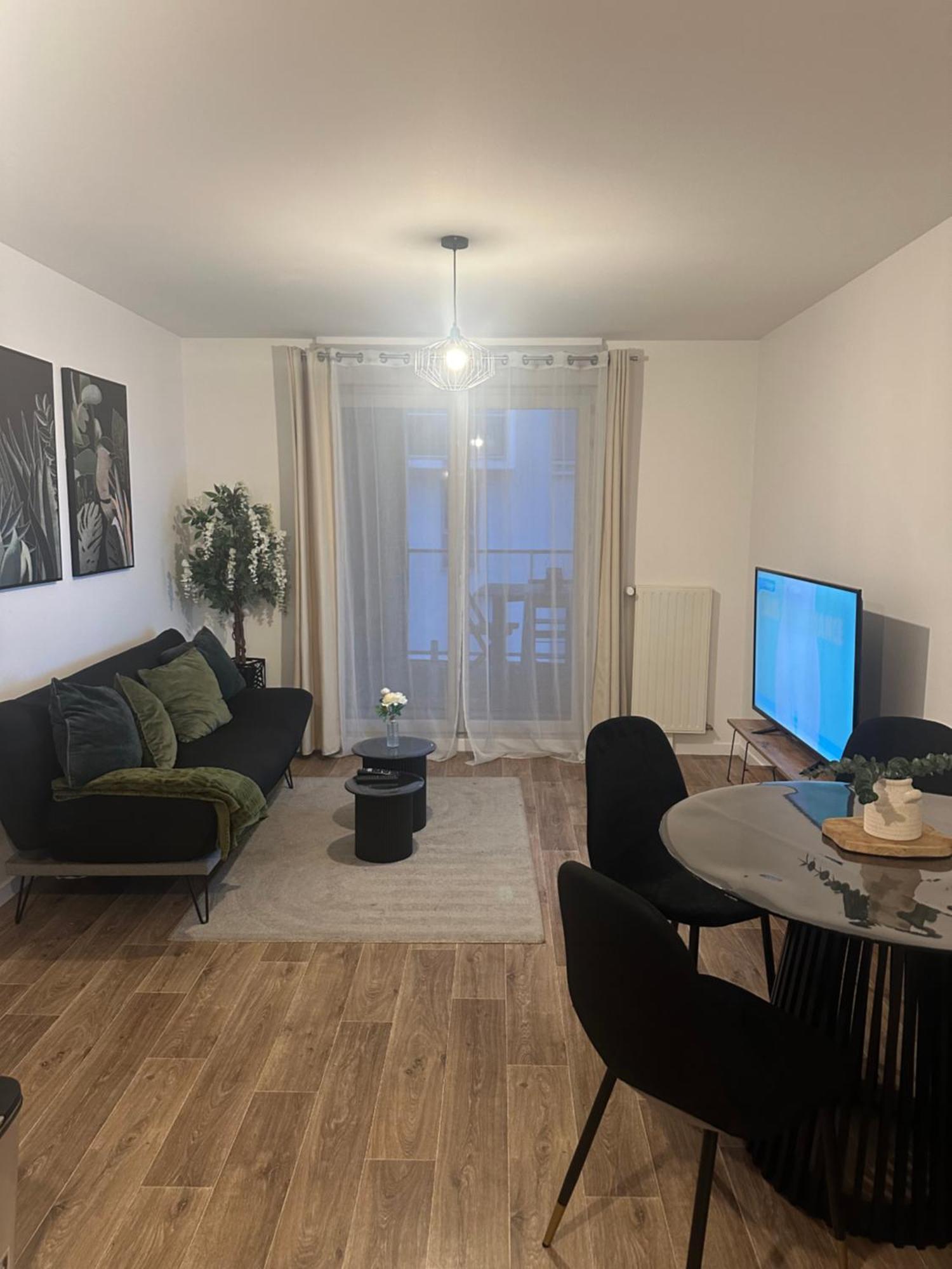 Cosy House A 6 Min Du Rer A Et Psa Apartment Carrières-sous-Poissy Екстериор снимка